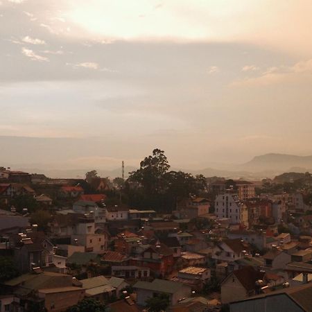 Cherry Suites Dalat Buitenkant foto
